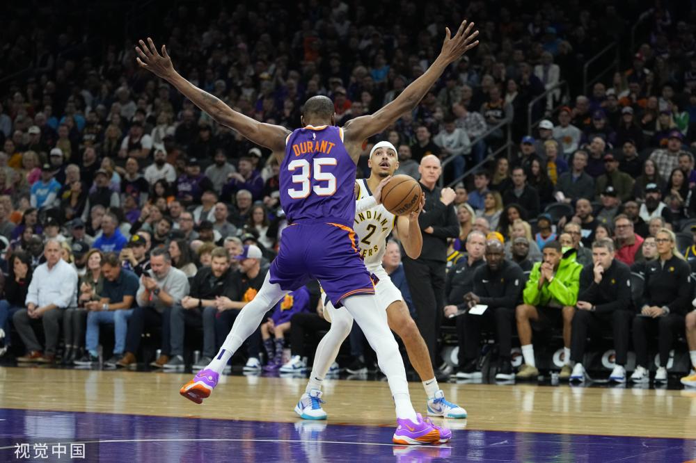 场方面表现 场方面表现